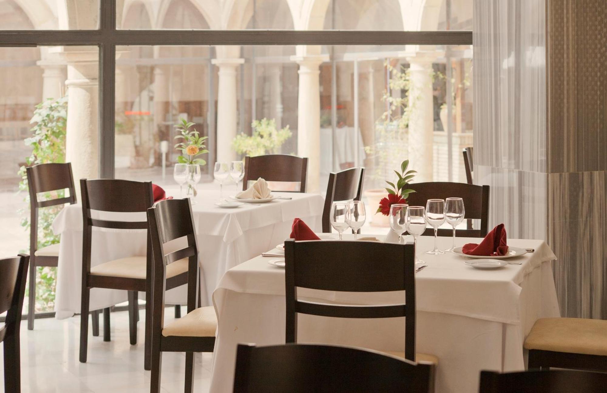 Trh Ciudad De Baeza Otel Restoran fotoğraf